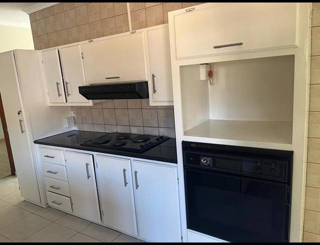 3 BEDROOM PROPERTY TO RENT IN CHROOM PARK